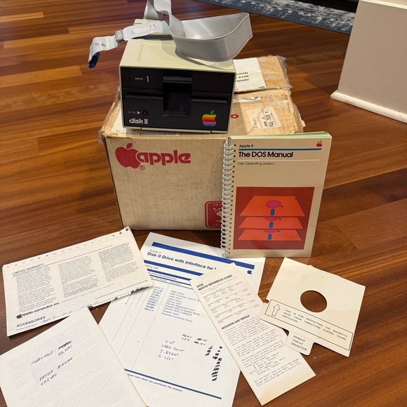 Apple Disk II 5.25 Floppy Drive A2M0003 w/ Box DOS Manual Ribbon Cable Vintage
